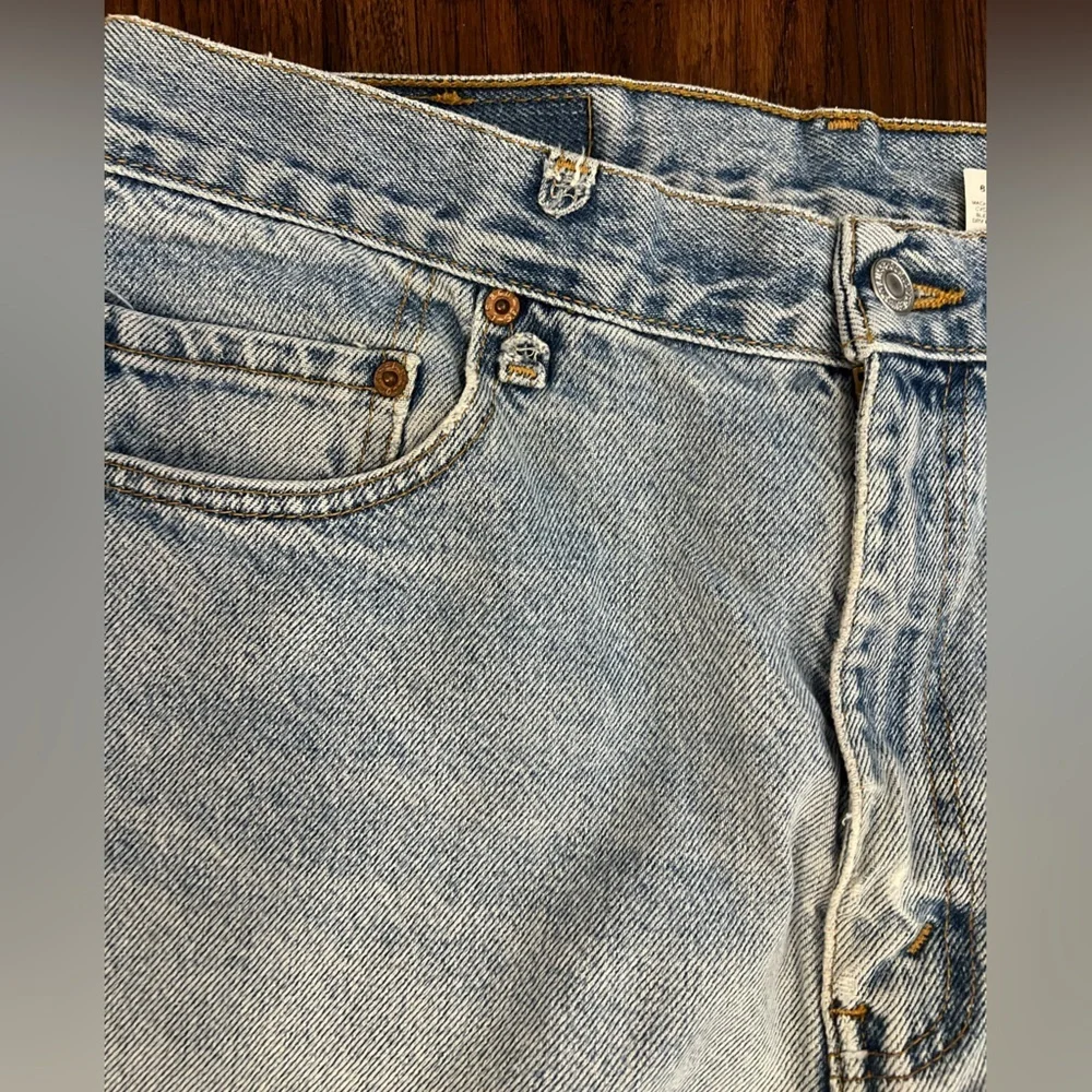 Vintage Men's distressed Blue Jeans 34x31
